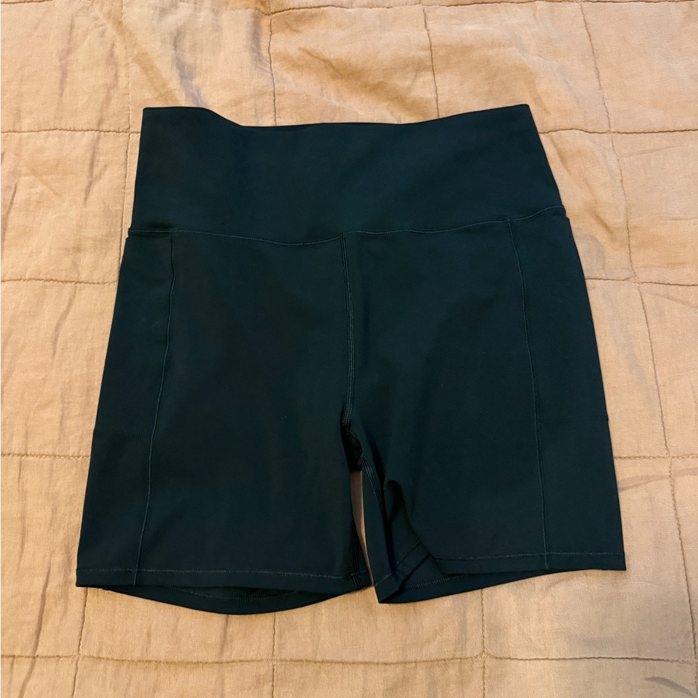 Vuori Bike Shorts with pockets